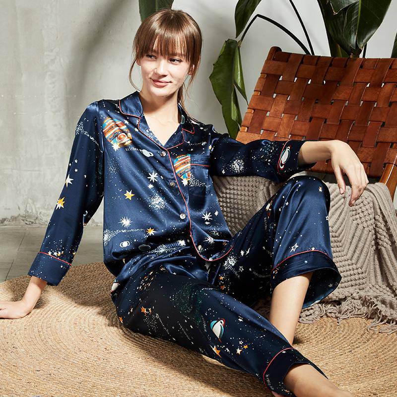 Printed Women Silk Pajamas Long Sleeve Silk Pajama Set