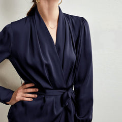V Camisa de seda de blusa de seda pura en V cuello con cinturón para mujeres