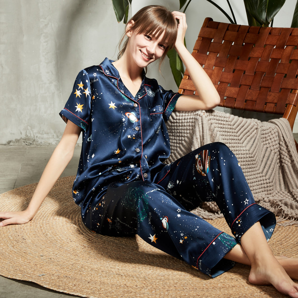 Zweiteiliges Seiden-Pyjama-Set mit Blumenmuster für Damen, kurze Ärmel, lange Hosen, Seiden-PJS