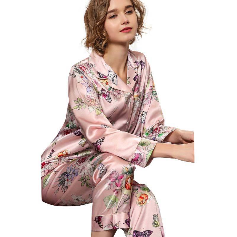 Les pyjamas de dames en soie de mûrier de luxe ont placé les longs pyjamas en soie d'impression de papillon pour des femmes