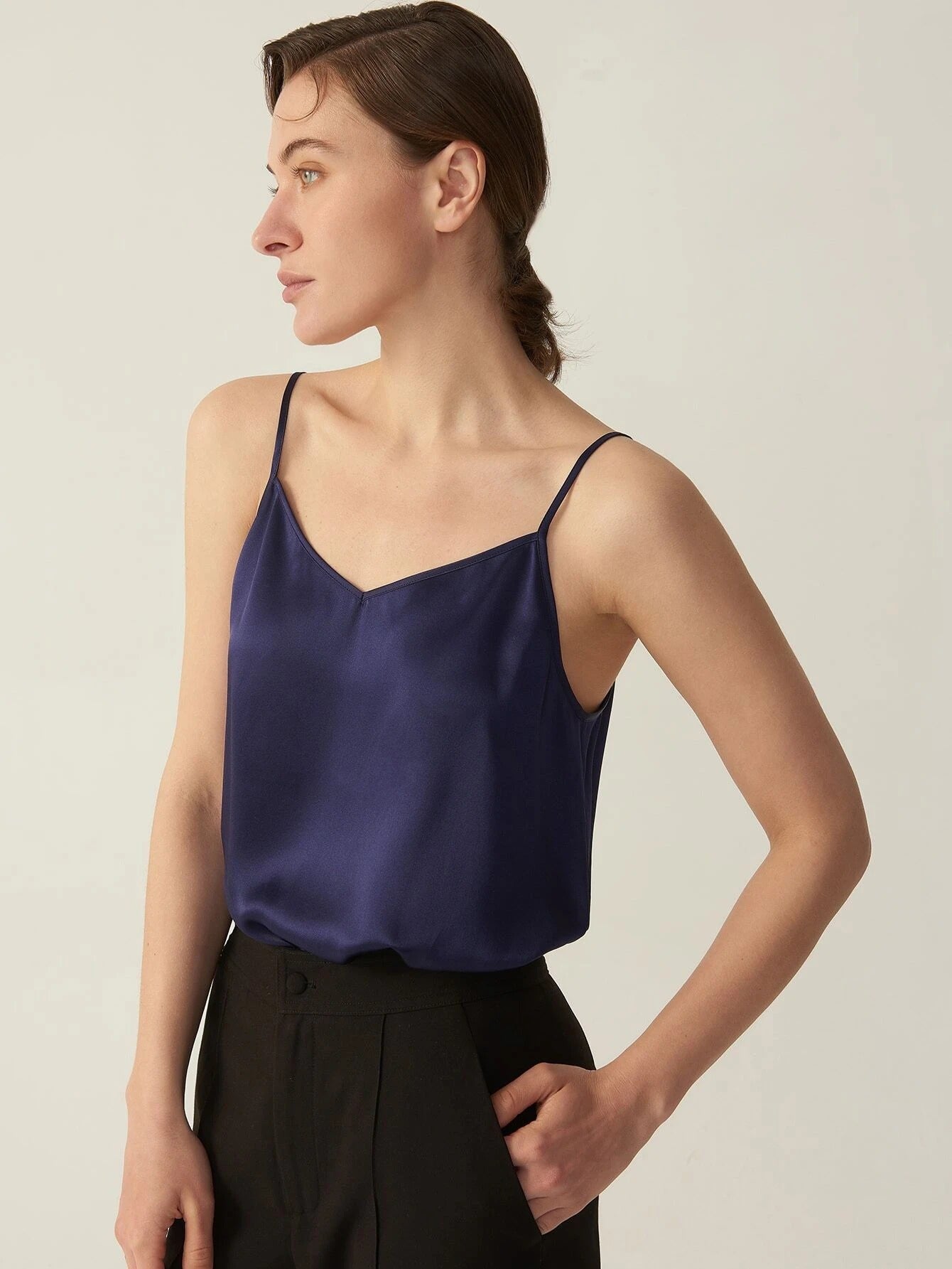 Cuello en V Seda Grado 6A 22 mm Elástico Sin mangas Recto Cami Top Camisa de seda Algunos colores