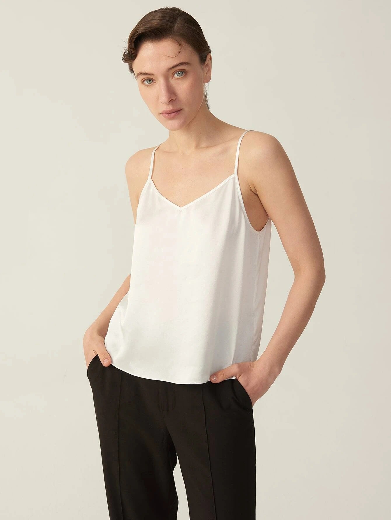 Cuello en V Seda Grado 6A 22 mm Elástico Sin mangas Recto Cami Top Camisa de seda Algunos colores