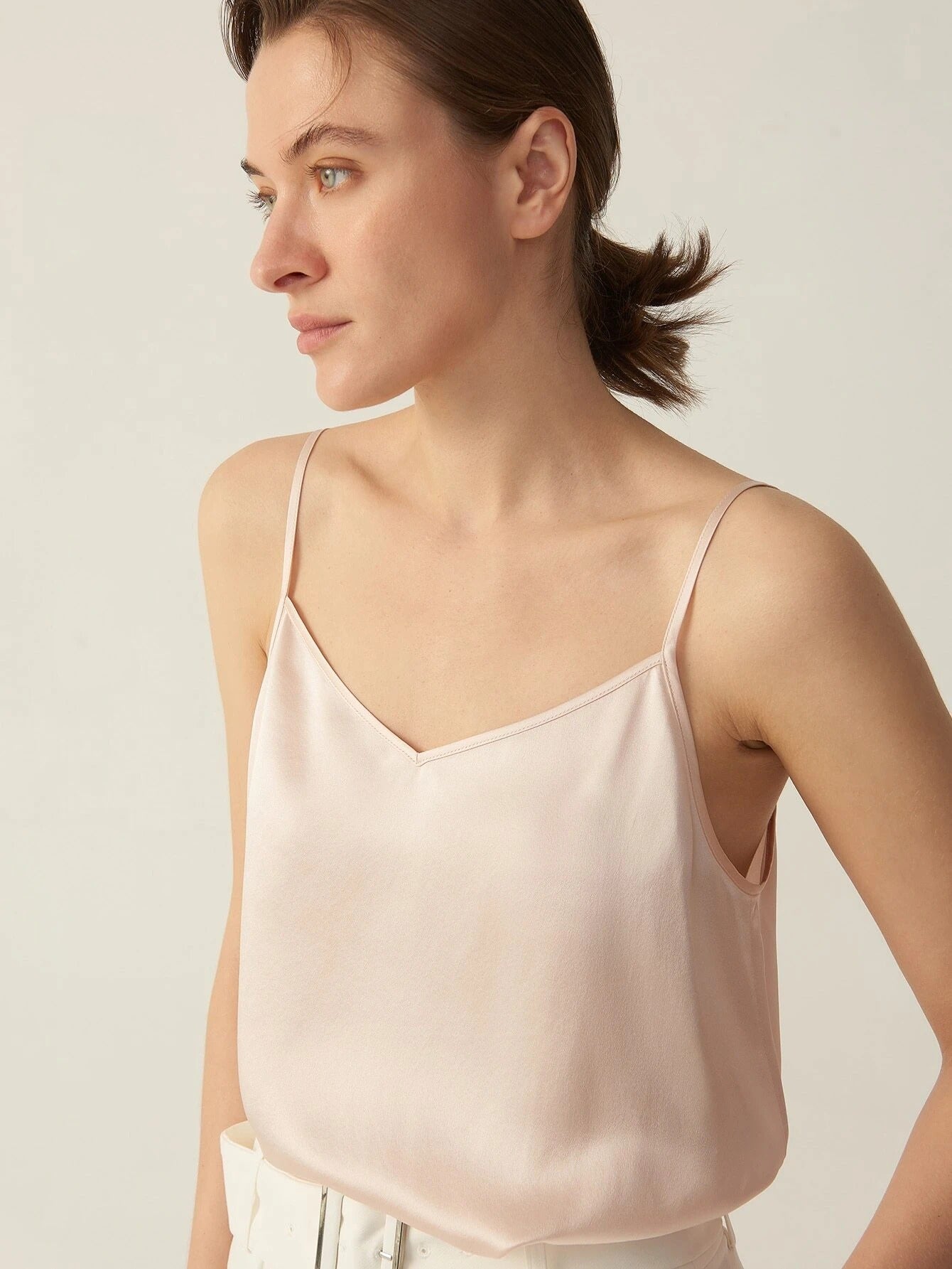 Cuello en V Seda Grado 6A 22 mm Elástico Sin mangas Recto Cami Top Camisa de seda Algunos colores