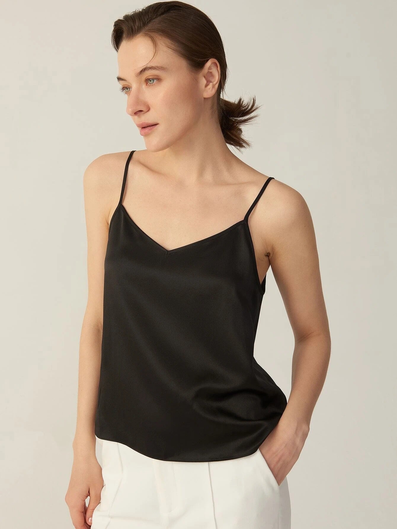 Cuello en V Seda Grado 6A 22 mm Elástico Sin mangas Recto Cami Top Camisa de seda Algunos colores