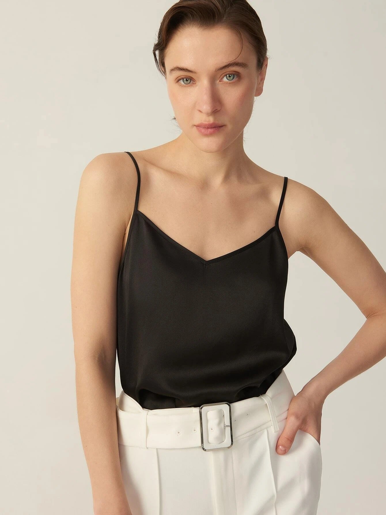 Cuello en V Seda Grado 6A 22 mm Elástico Sin mangas Recto Cami Top Camisa de seda Algunos colores