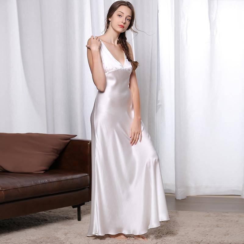 https://www.dianasilk.com/cdn/shop/products/deep-v-neck-classic-silk-nightgown-long-silk-nightwear-for-women-942777.jpg?v=1656501797