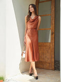 Elegantes, ärmelloses, einteiliges Kleid aus 100 % Seide mit Wasserfallausschnitt und Gürtel
