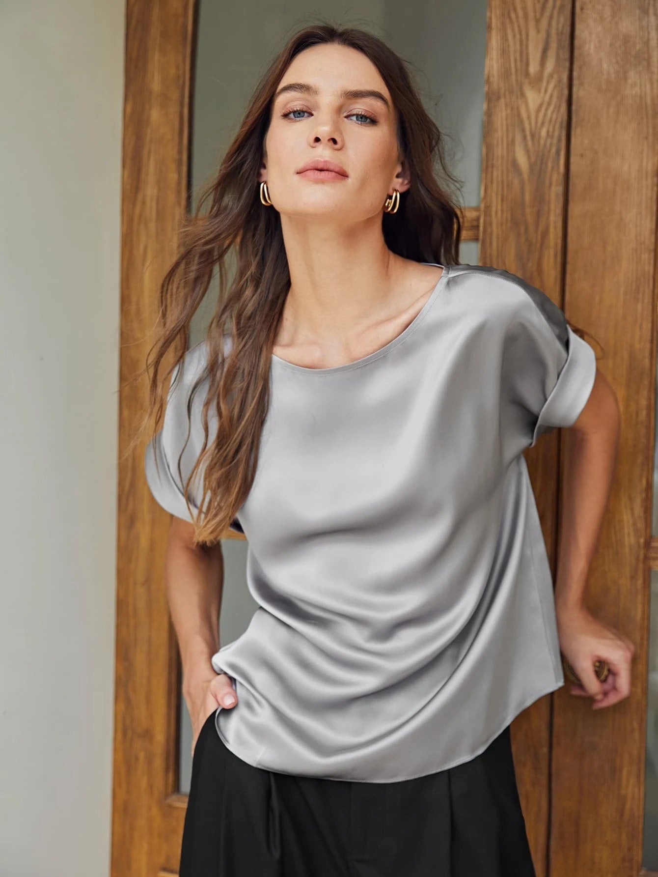 T-shirt en soie à manches chauve-souris pour femmes