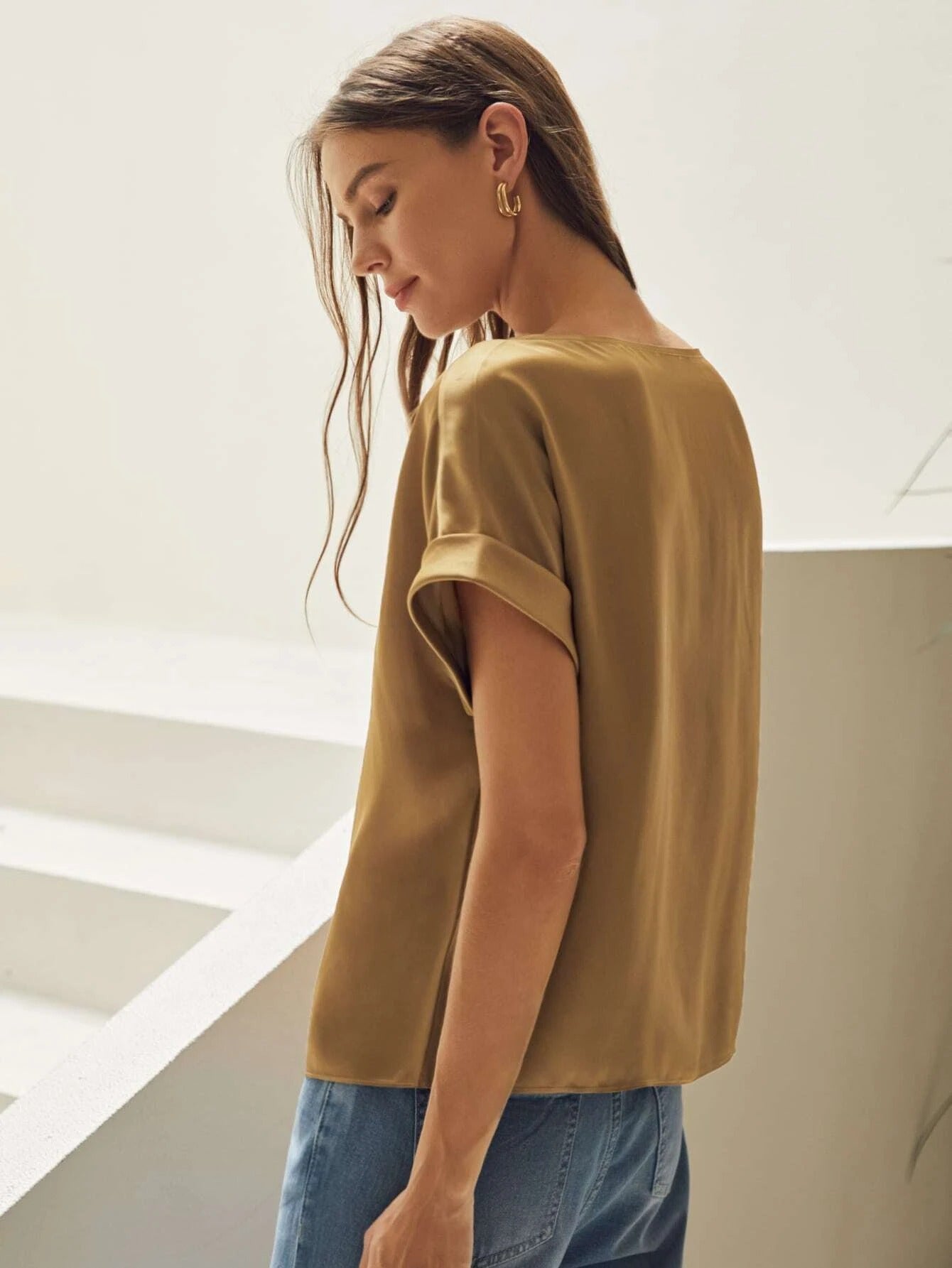 T-shirt en soie à manches chauve-souris pour femmes