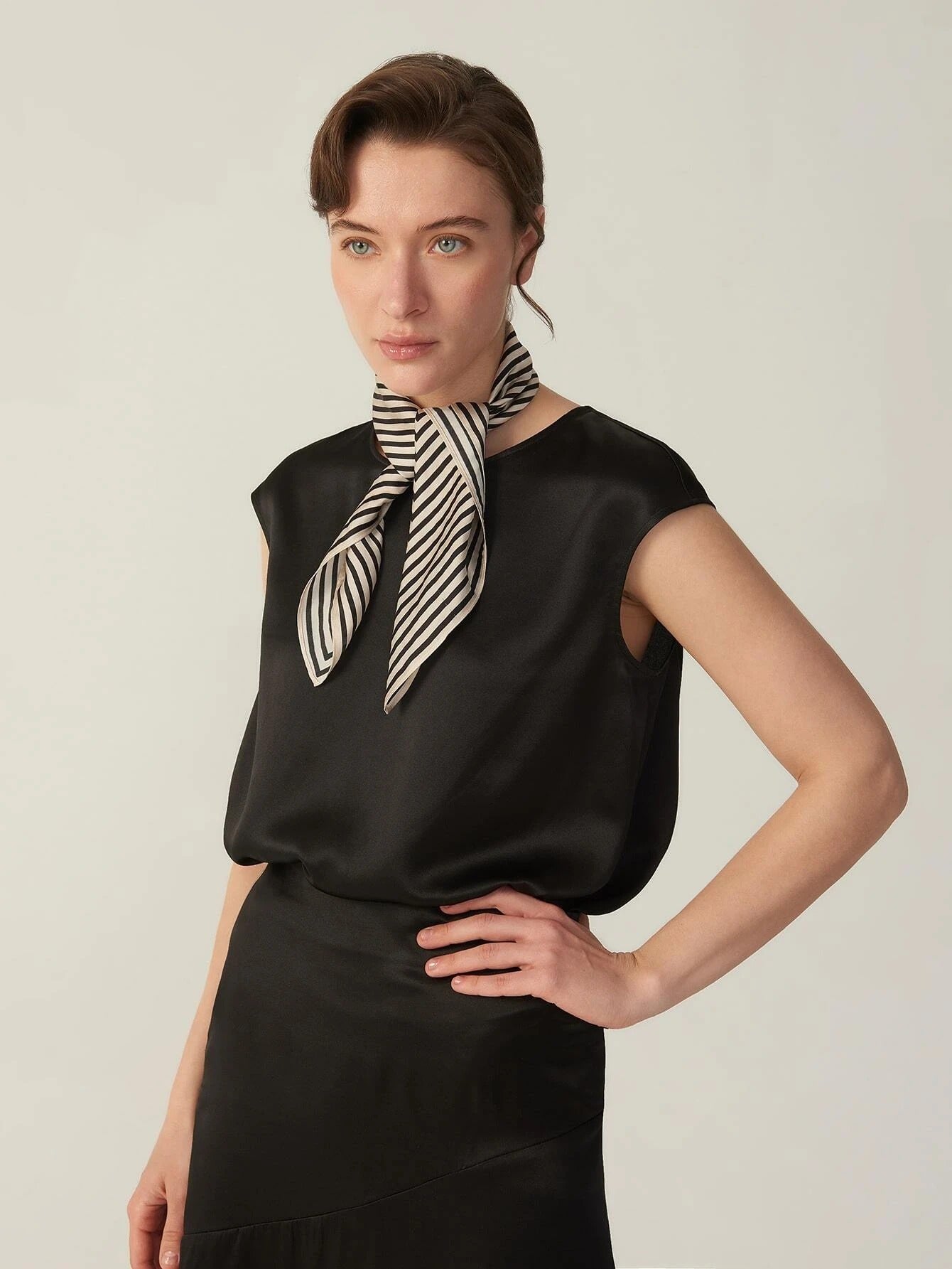 Simple Pure 100% 22mm Mulberry Silk Grade 6a Sleeveless  Silk T Shirt for Women