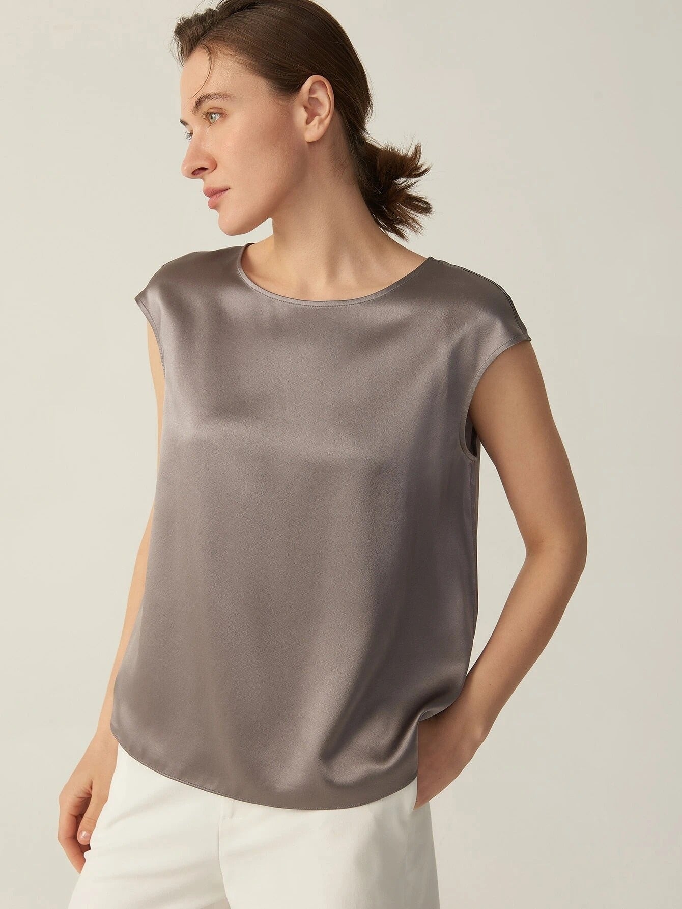 Simple Pure 100% 22mm Mulberry Silk Grade 6a Sleeveless  Silk T Shirt for Women