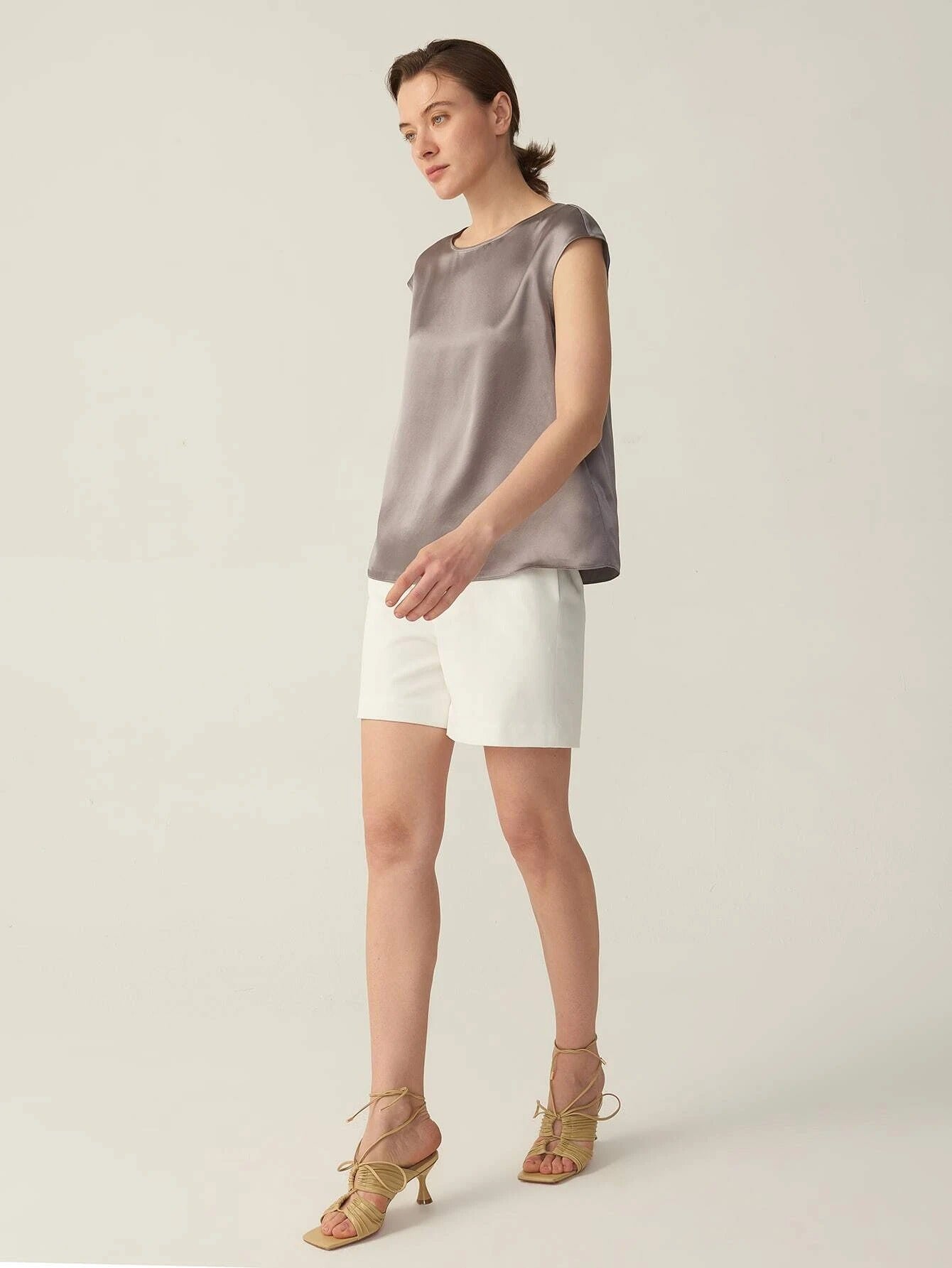 Simple Pure 100% 22mm Mulberry Silk Grade 6a Sleeveless  Silk T Shirt for Women