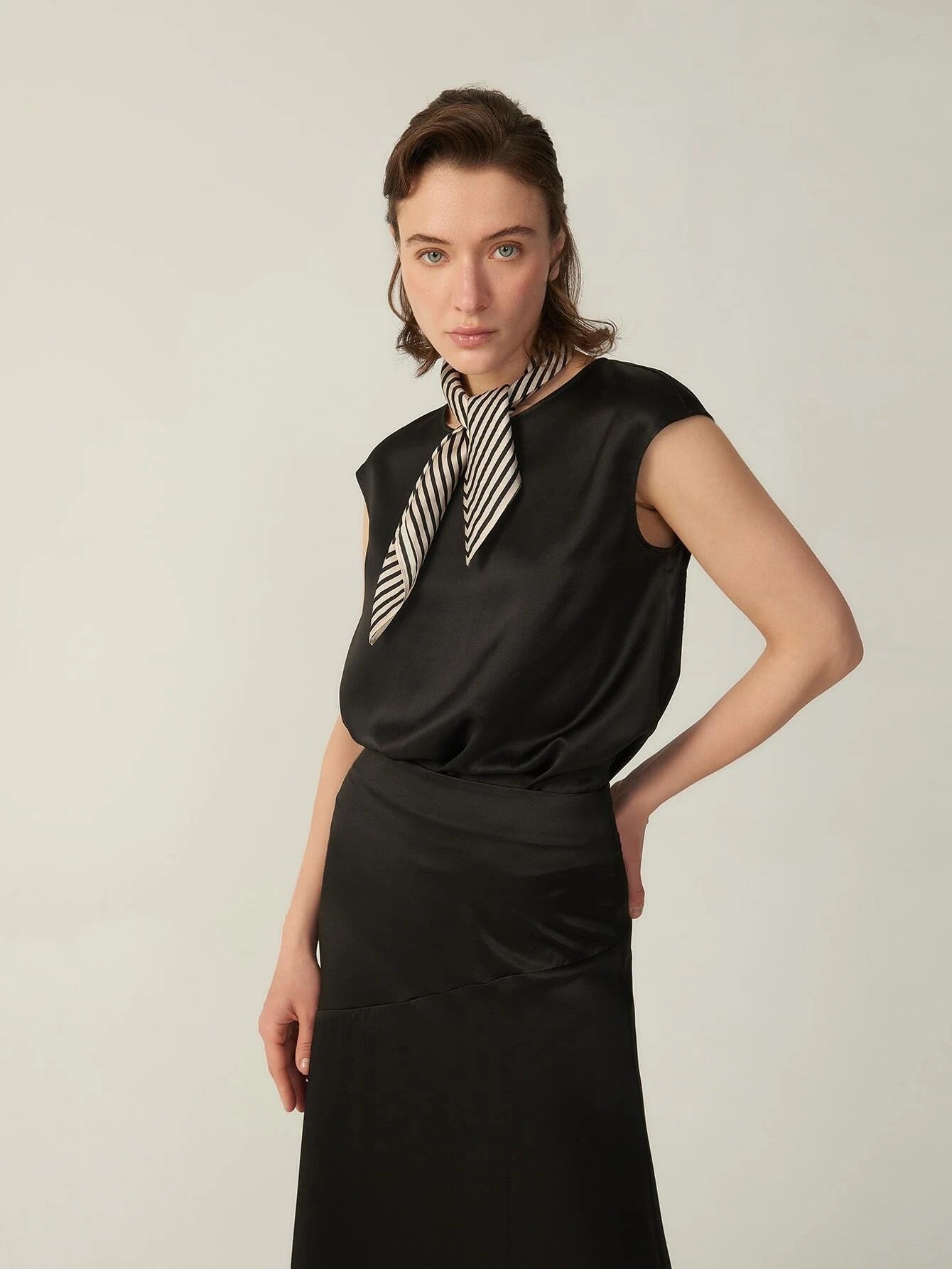 Simple Pure 100% 22mm Mulberry Silk Grade 6a Sleeveless  Silk T Shirt for Women