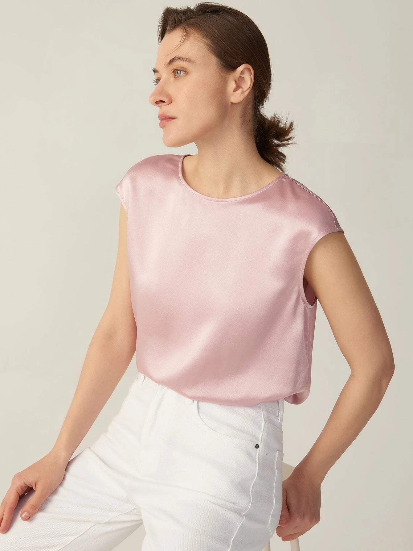 Simple Pure 100% 22mm Mulberry Silk Grade 6a Sleeveless  Silk T Shirt for Women