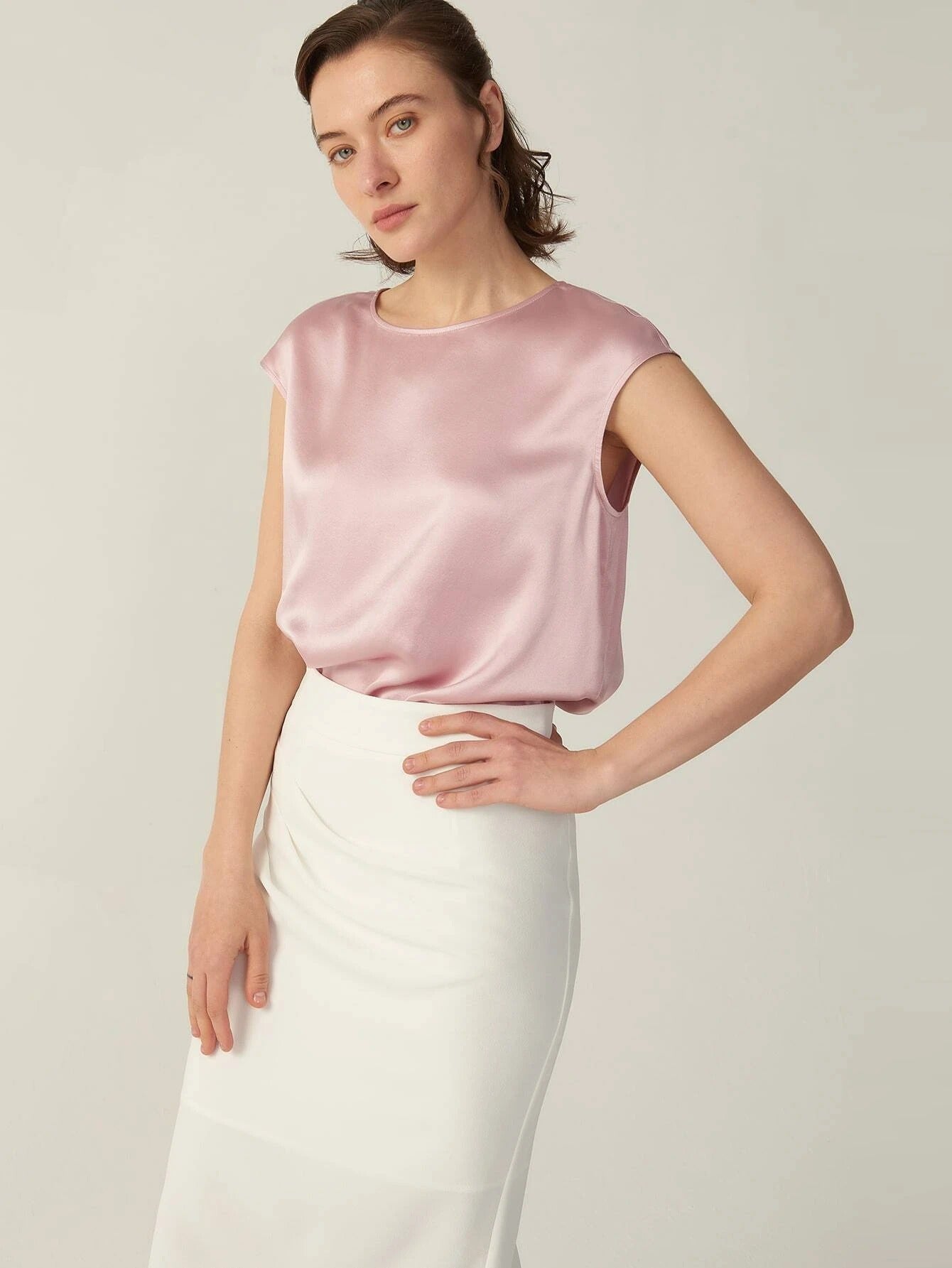 Simple Pure 100% 22mm Mulberry Silk Grade 6a Sleeveless  Silk T Shirt for Women