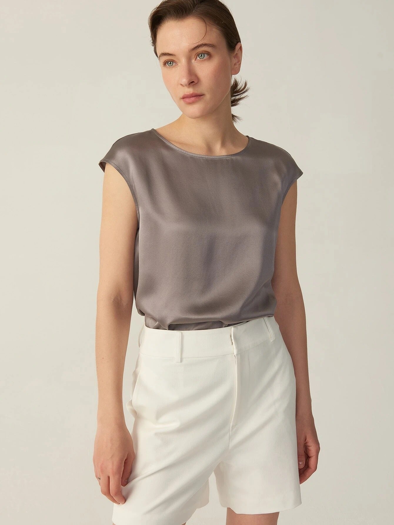 Simple Pure 100% 22mm Mulberry Silk Grade 6a Sleeveless  Silk T Shirt for Women