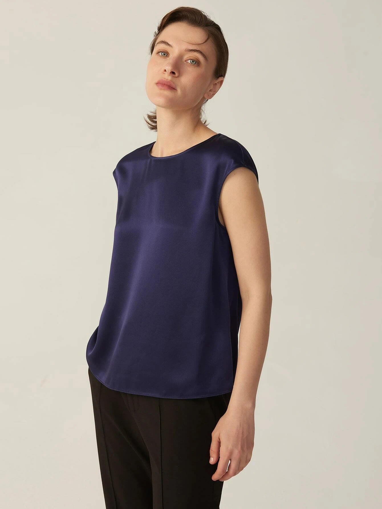 Simple Pure 100% 22mm Mulberry Silk Grade 6a Sleeveless  Silk T Shirt for Women