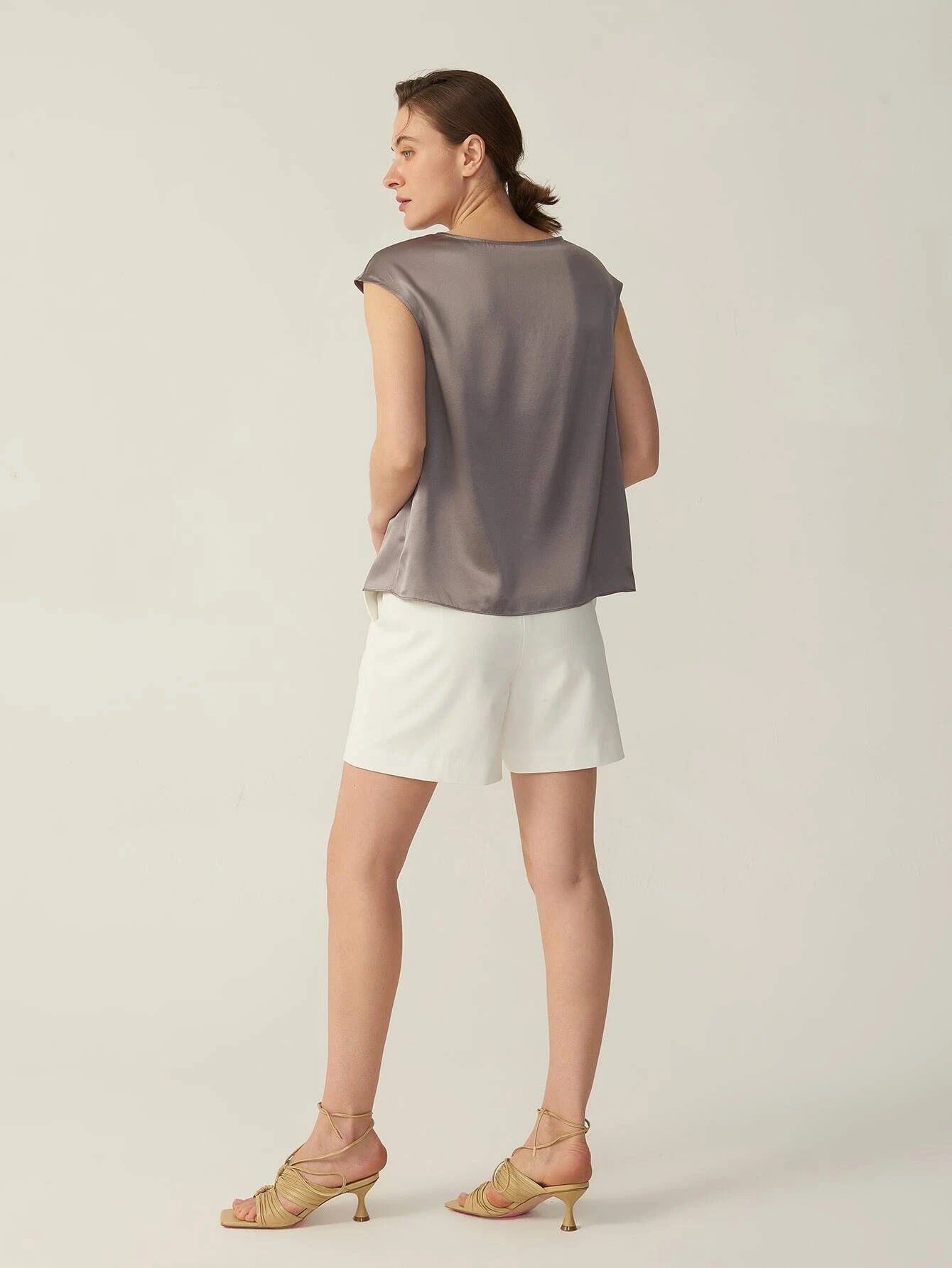 Simple Pure 100% 22mm Mulberry Silk Grade 6a Sleeveless  Silk T Shirt for Women