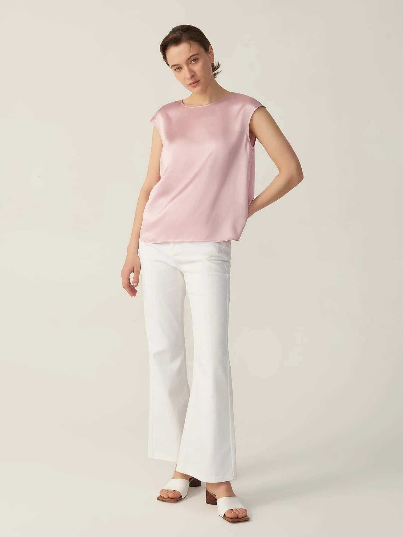 Simple Pure 100% 22mm Mulberry Silk Grade 6a Sleeveless  Silk T Shirt for Women