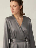 V-Ausschnitt Mulberry Short Silk Long Sleeve für Frauen 100% reine Seide Nachthemd mit Gürtel