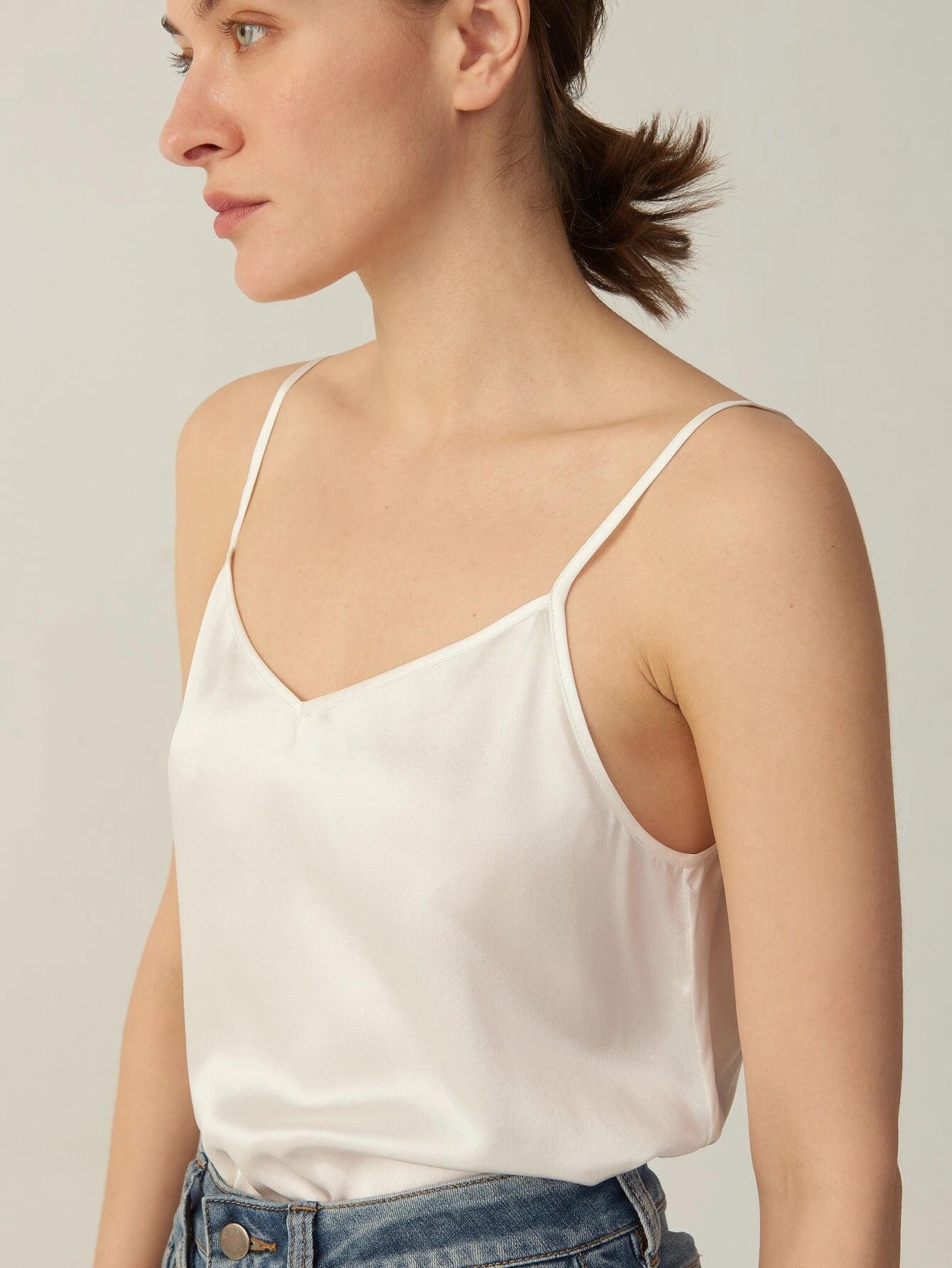 Cuello en V Seda Grado 6A 22 mm Elástico Sin mangas Recto Cami Top Camisa de seda Algunos colores
