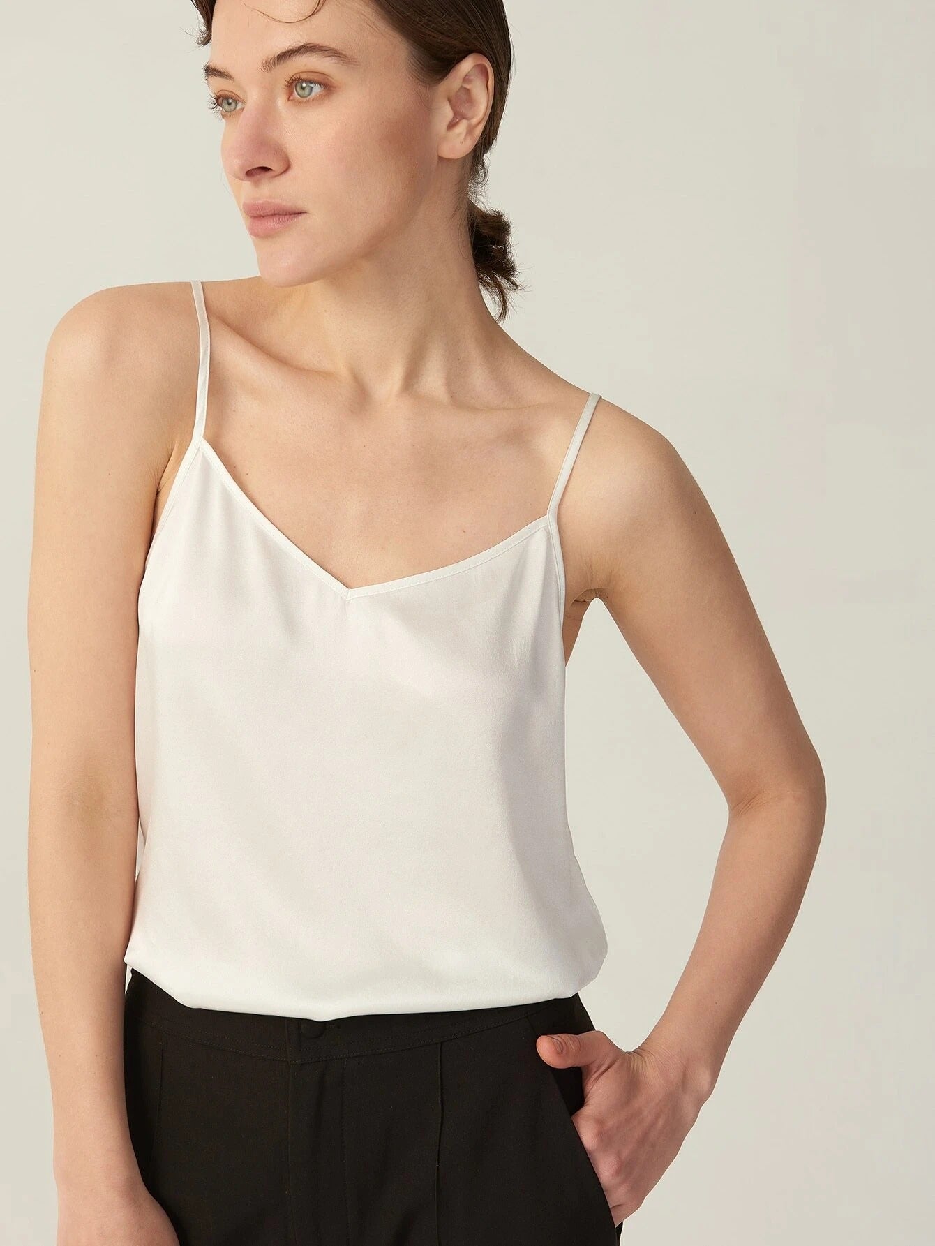 Cuello en V Seda Grado 6A 22 mm Elástico Sin mangas Recto Cami Top Camisa de seda Algunos colores
