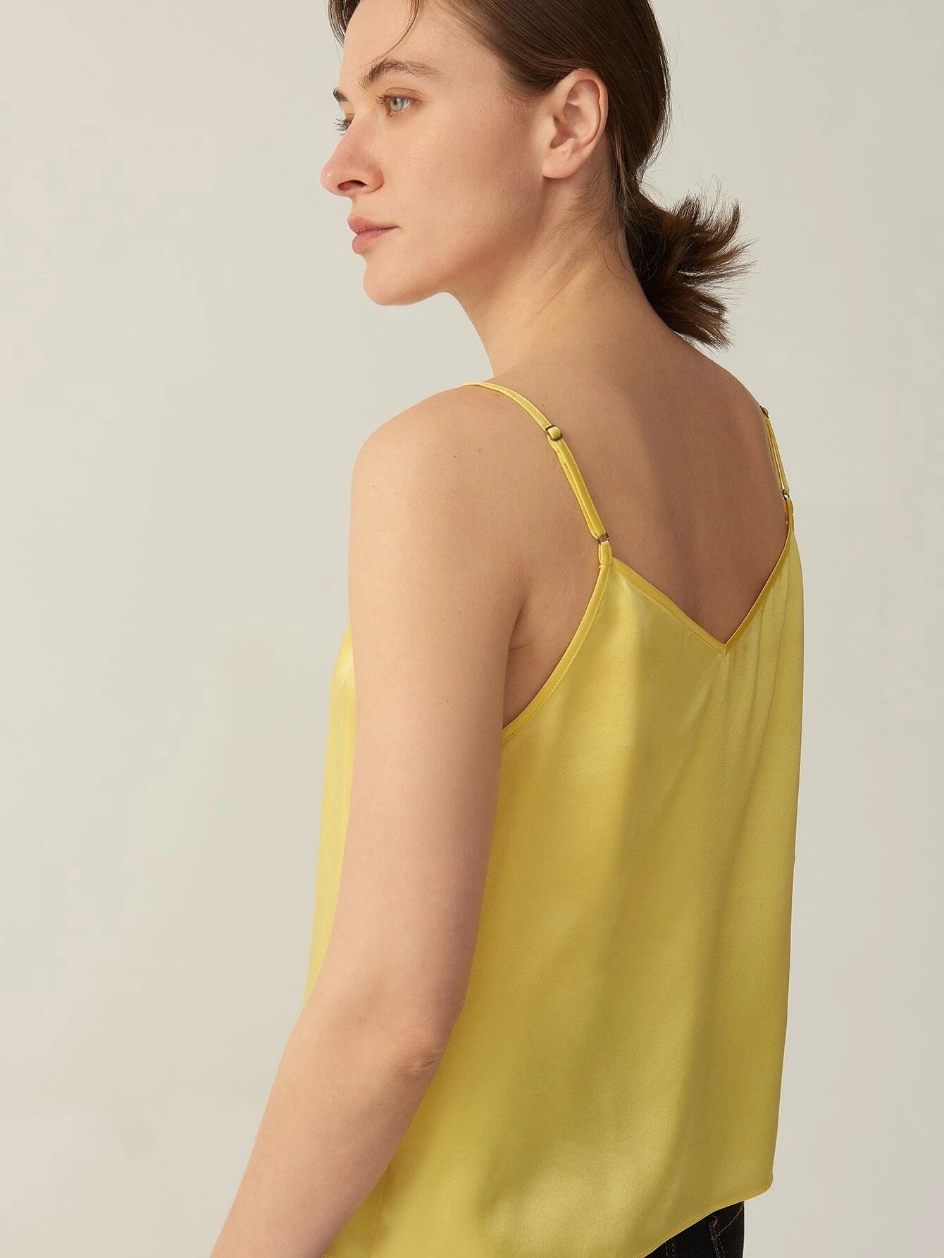 Cuello en V Seda Grado 6A 22 mm Elástico Sin mangas Recto Cami Top Camisa de seda Algunos colores