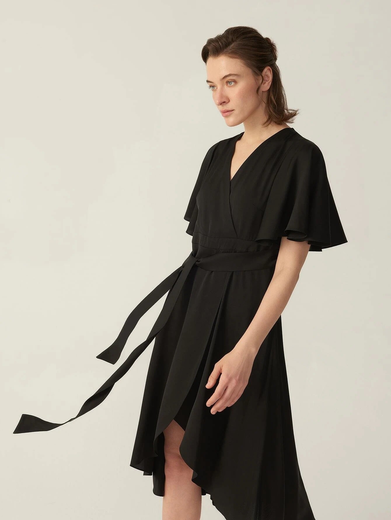 V-Ausschnitt Seide Grade 6a 22 mm dehnbares Wickelkleid mit kurzen Ärmeln