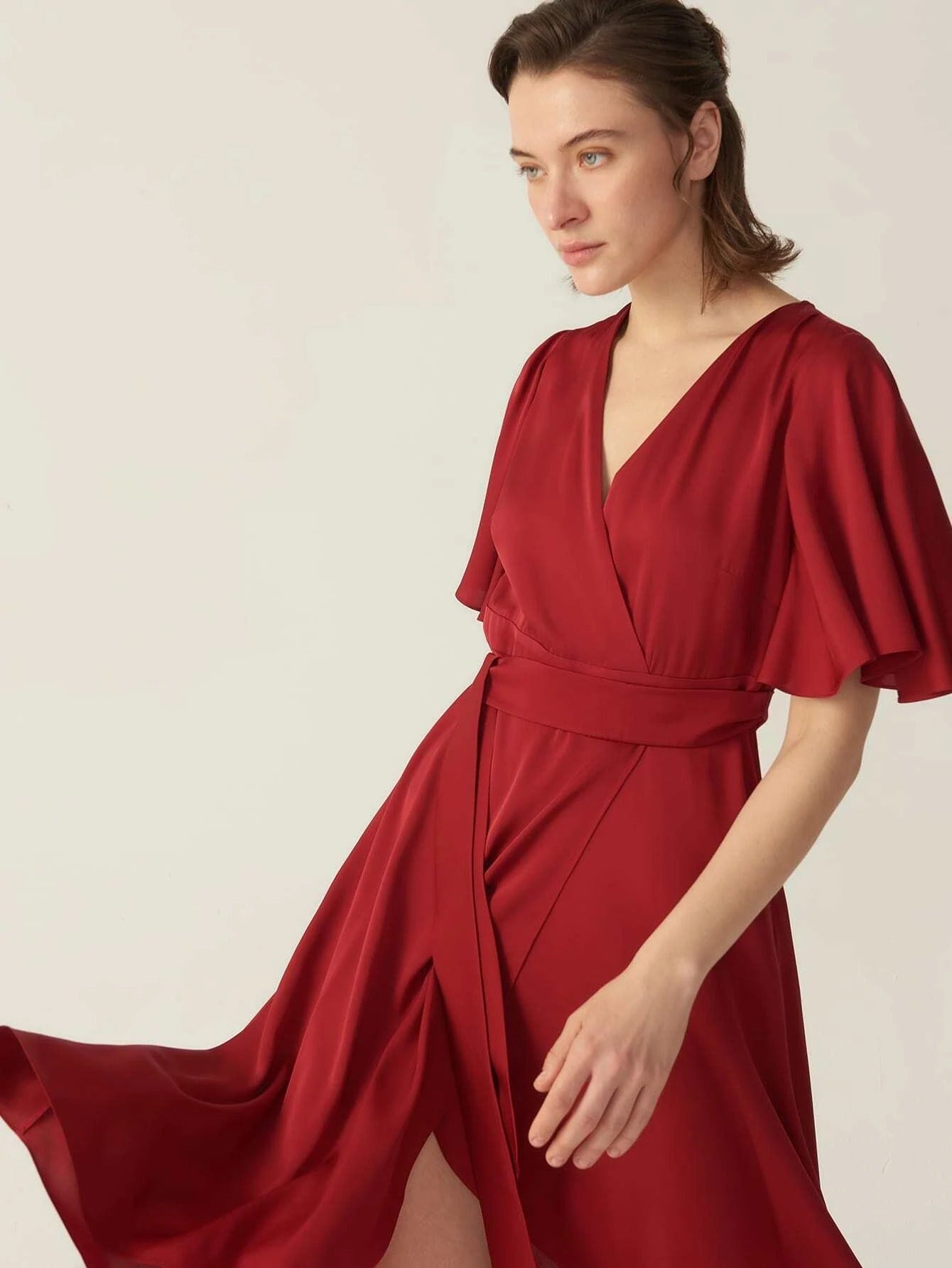 V-Ausschnitt Seide Grade 6a 22 mm dehnbares Wickelkleid mit kurzen Ärmeln